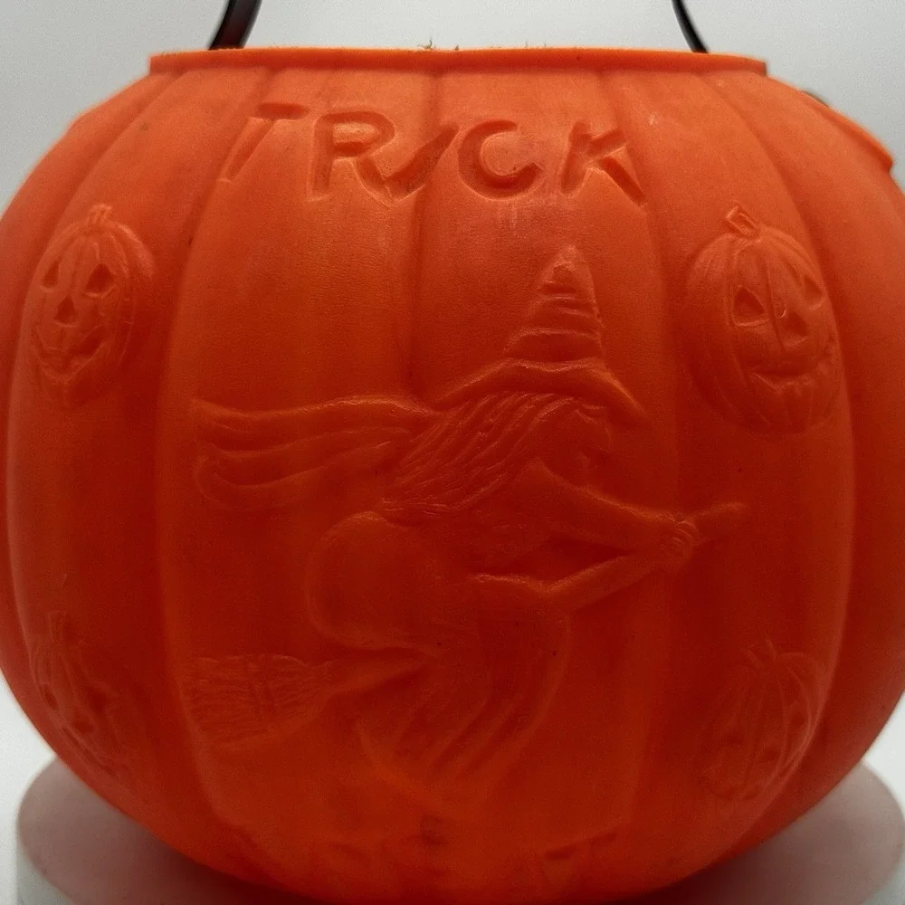 AJ Renzi Pumpkin Witch Halloween Blow Mold Trick Treat Bucket 800 Rivet Handle